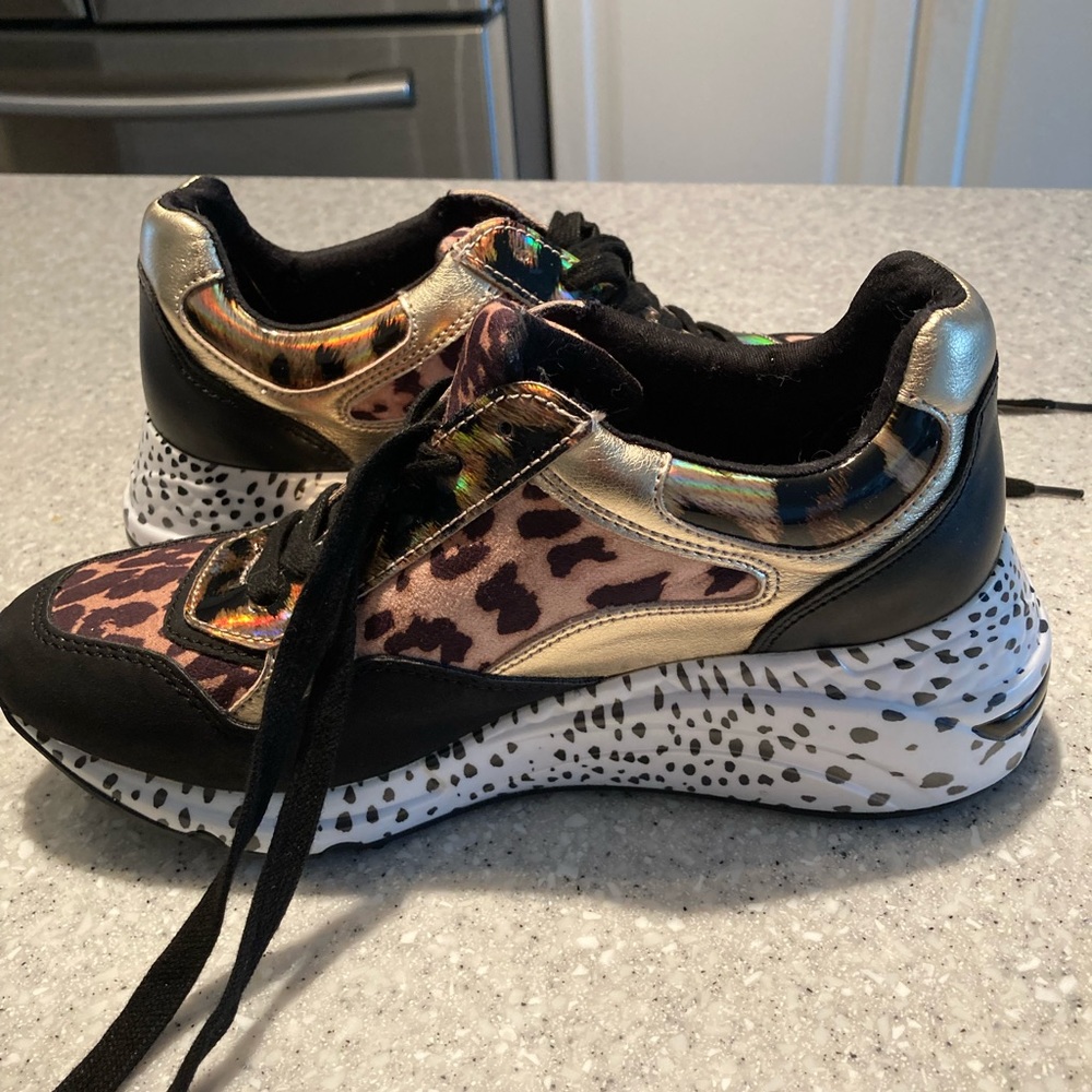 Steve Madden animal sneakers- size 7